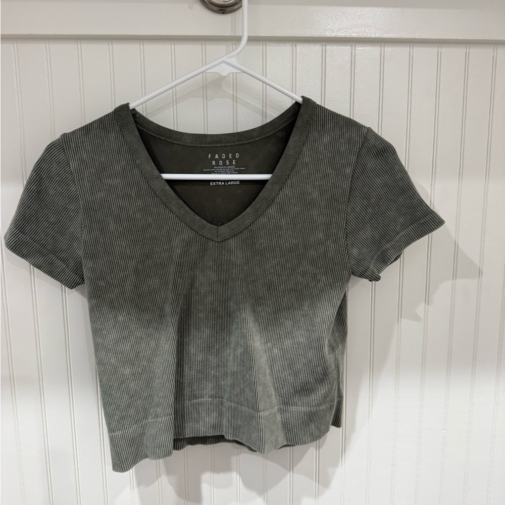 Faded Rose Women's Gray V-Neck Crop Top